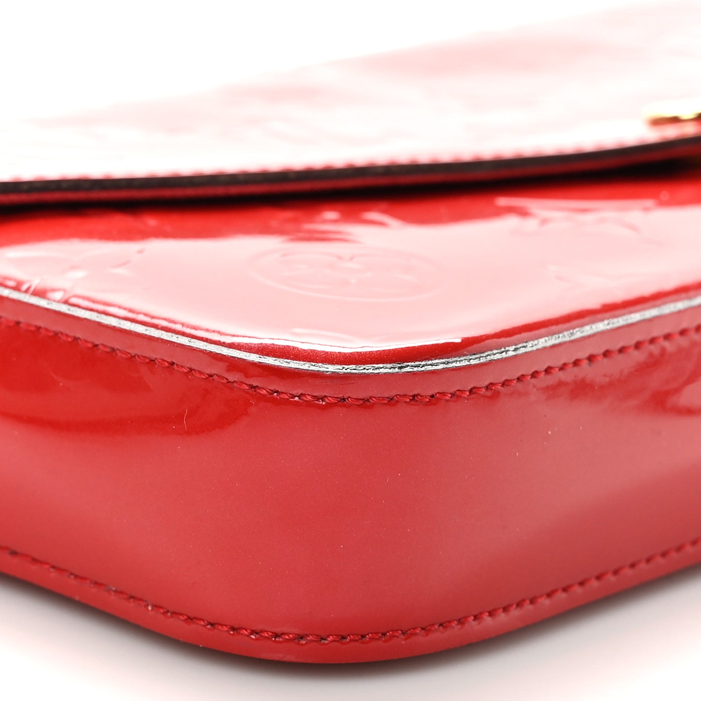 Vernis Felicie Pochette Chain Wallet Cherry