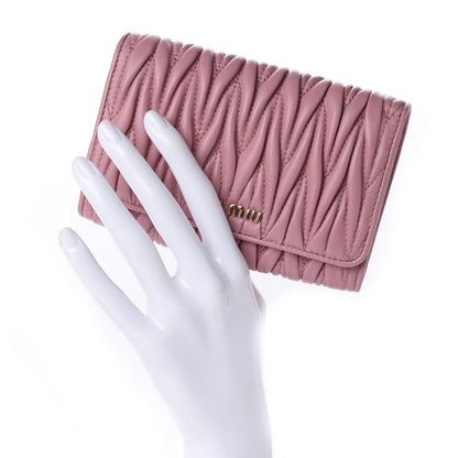 Miu Miu Nappa Matelasse Flap Wallet Rosa 2 of 10