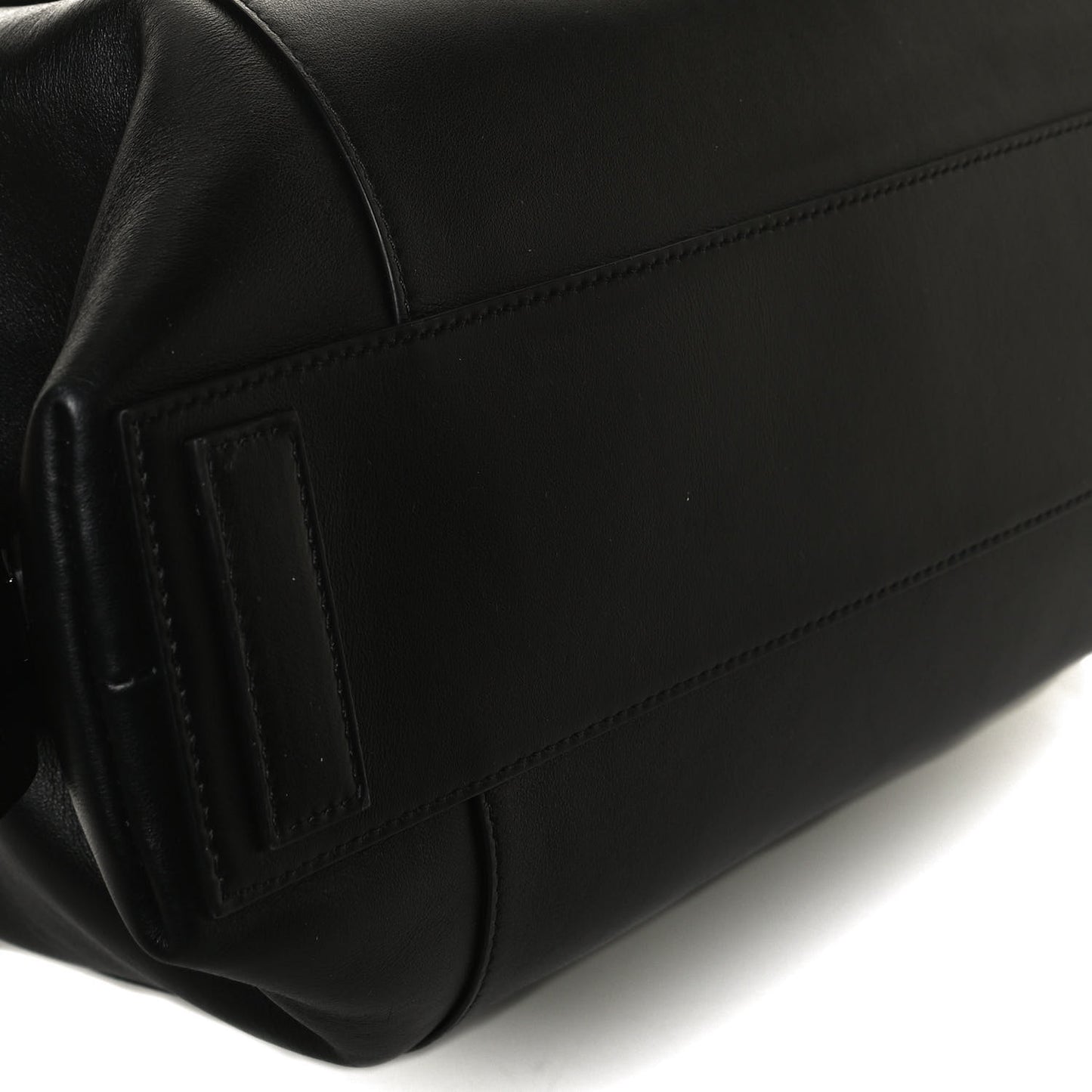 Smooth Calfskin Soft Antigona Black