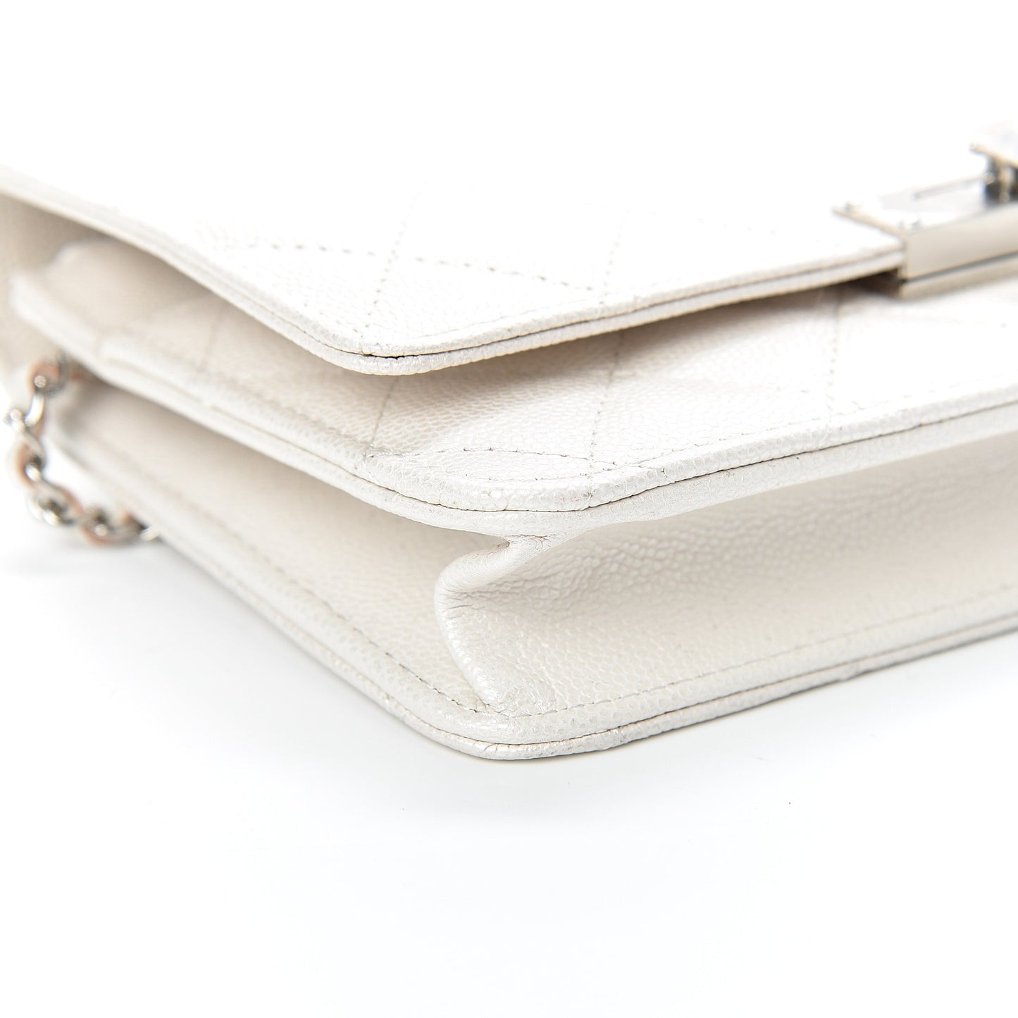 Caviar Quilted Golden Class Wallet On Chain WOC White