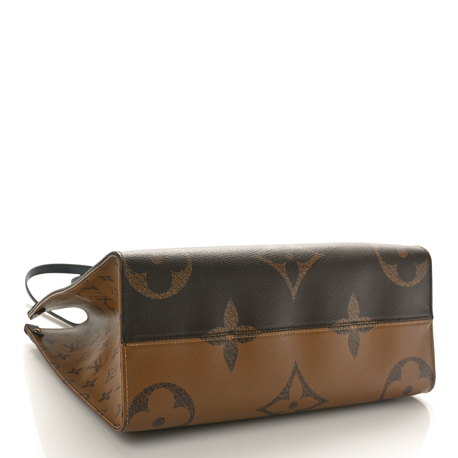 Louis Vuitton Reverse Monogram Giant Onthego MM 4 of 9