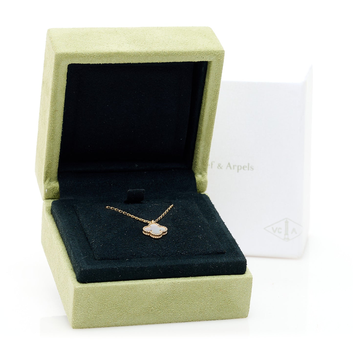 18K Yellow Gold Mother of Pearl Sweet Alhambra Pendant Necklace
