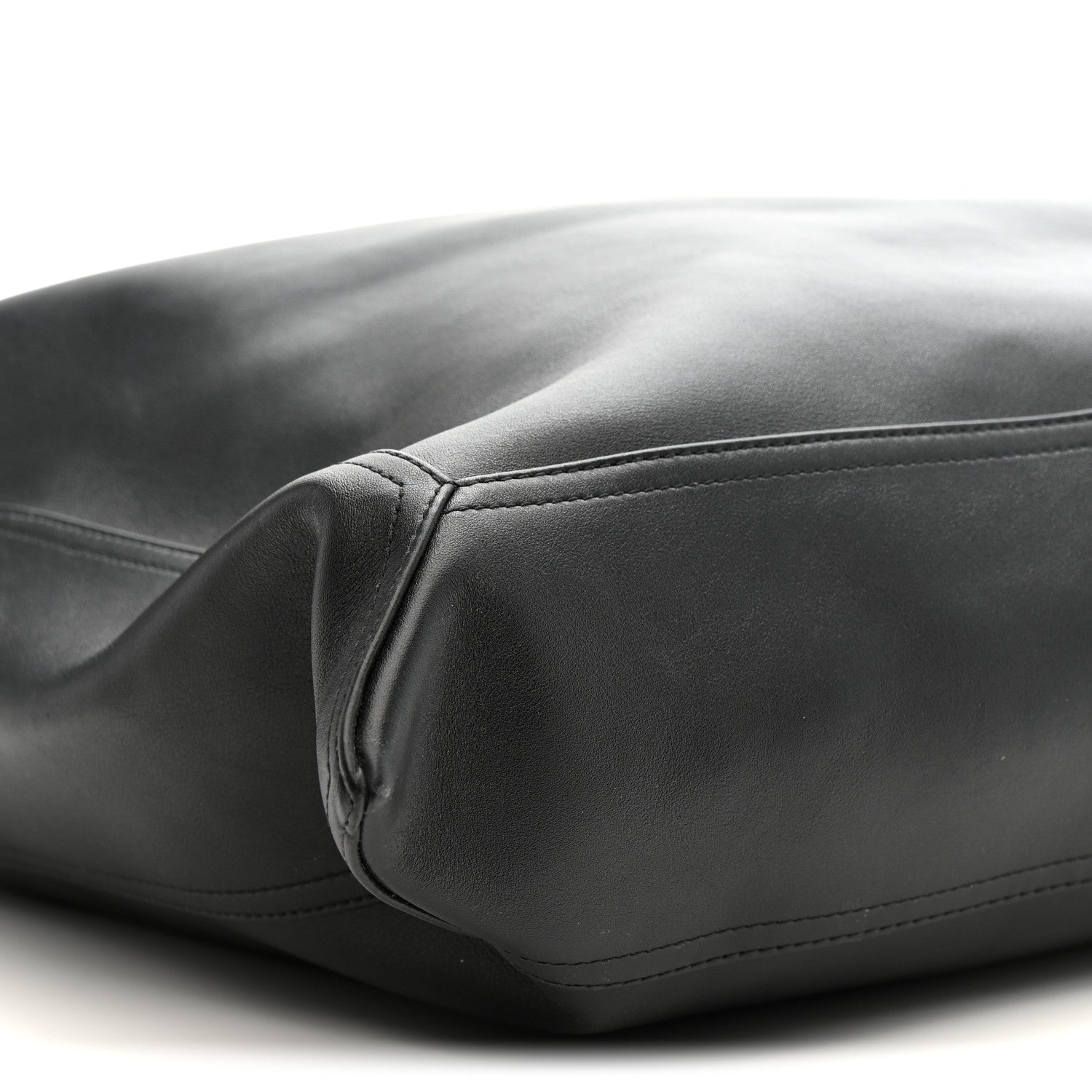 Bottega Veneta Silky Calfskin Large Hop Black 18 of 21