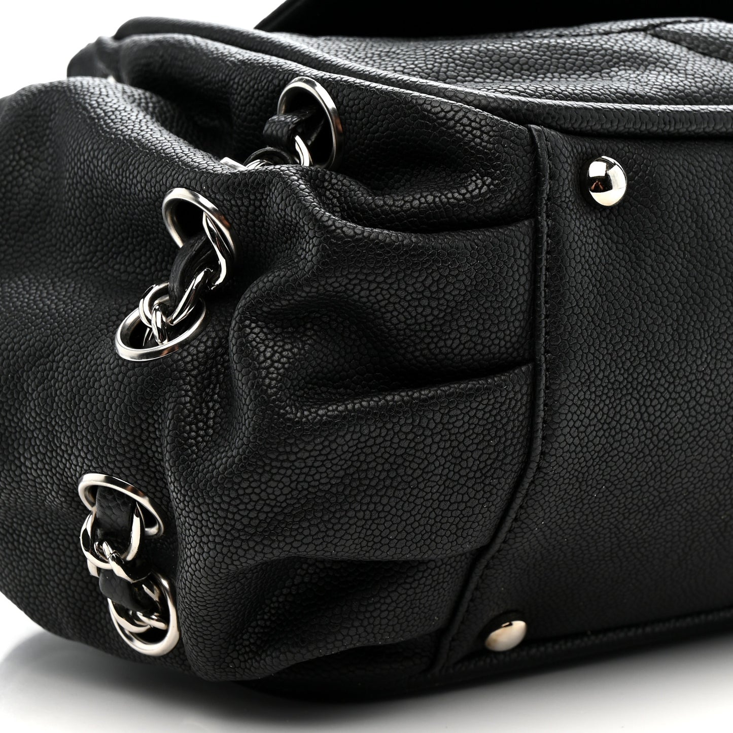 Caviar Diagonal Ligne Flap Black