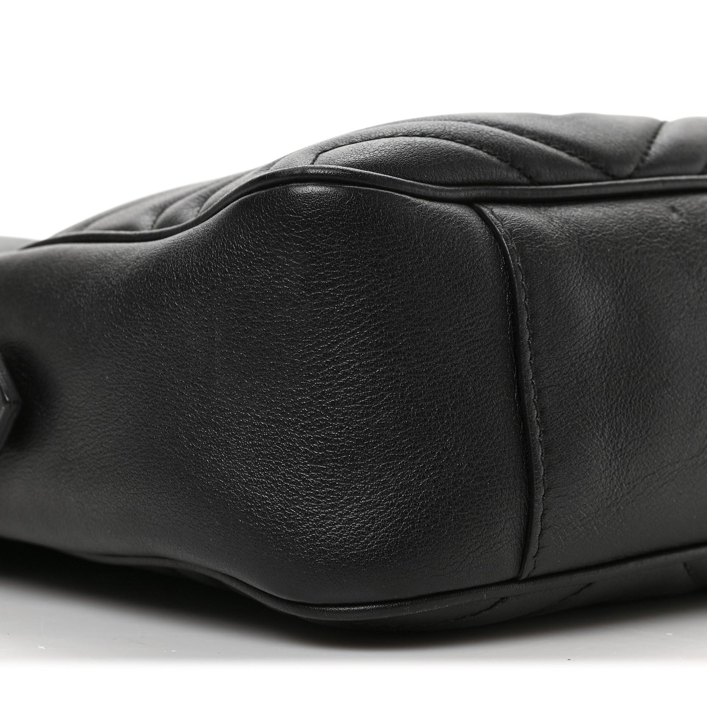 Calfskin Matelasse Medium GG Marmont Chain Shoulder Bag Black