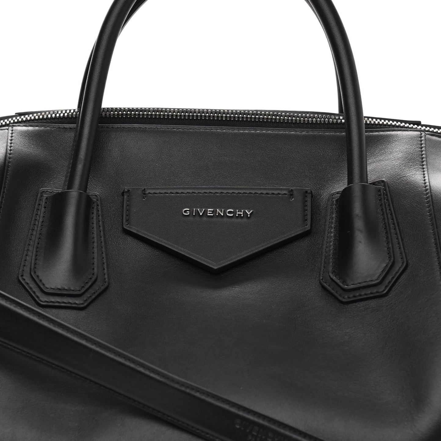 Smooth Calfskin Medium Soft Antigona Black