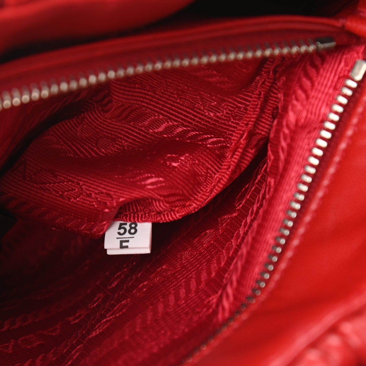 Nappa Gaufre Medium Sound Flap Shoulder Bag Black