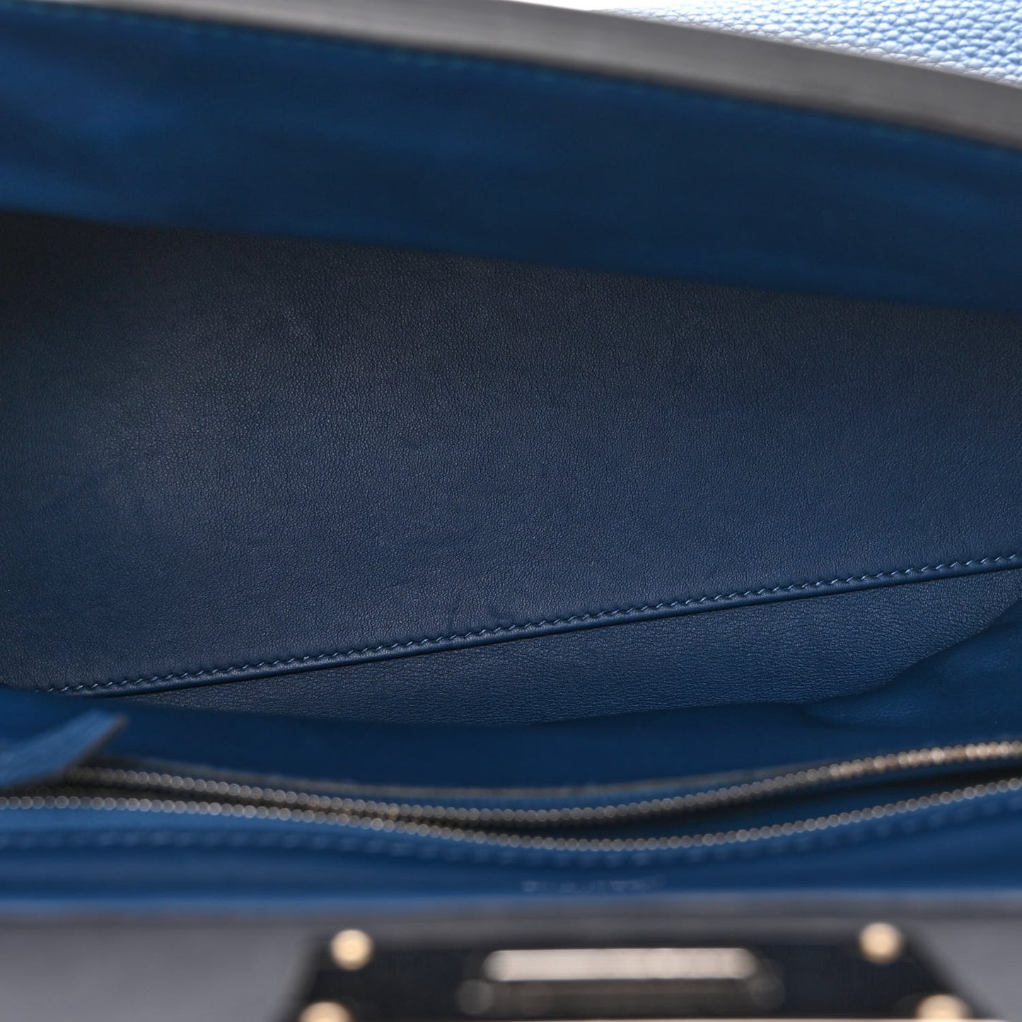 Togo Swift 29 24/24 Deep Bleu Bleu De Prusse