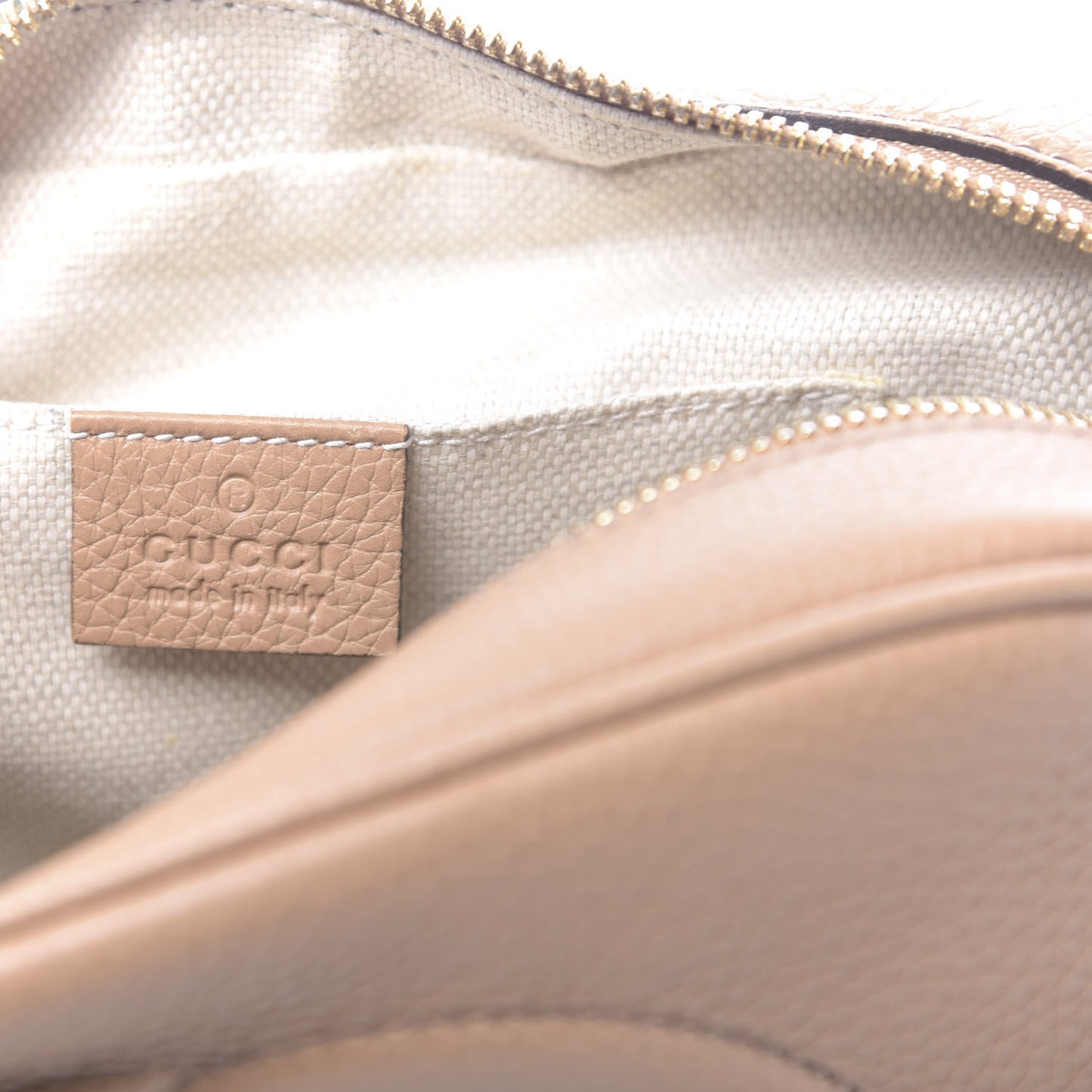 Pebbled Calfskin Small Soho Disco Bag Camelia