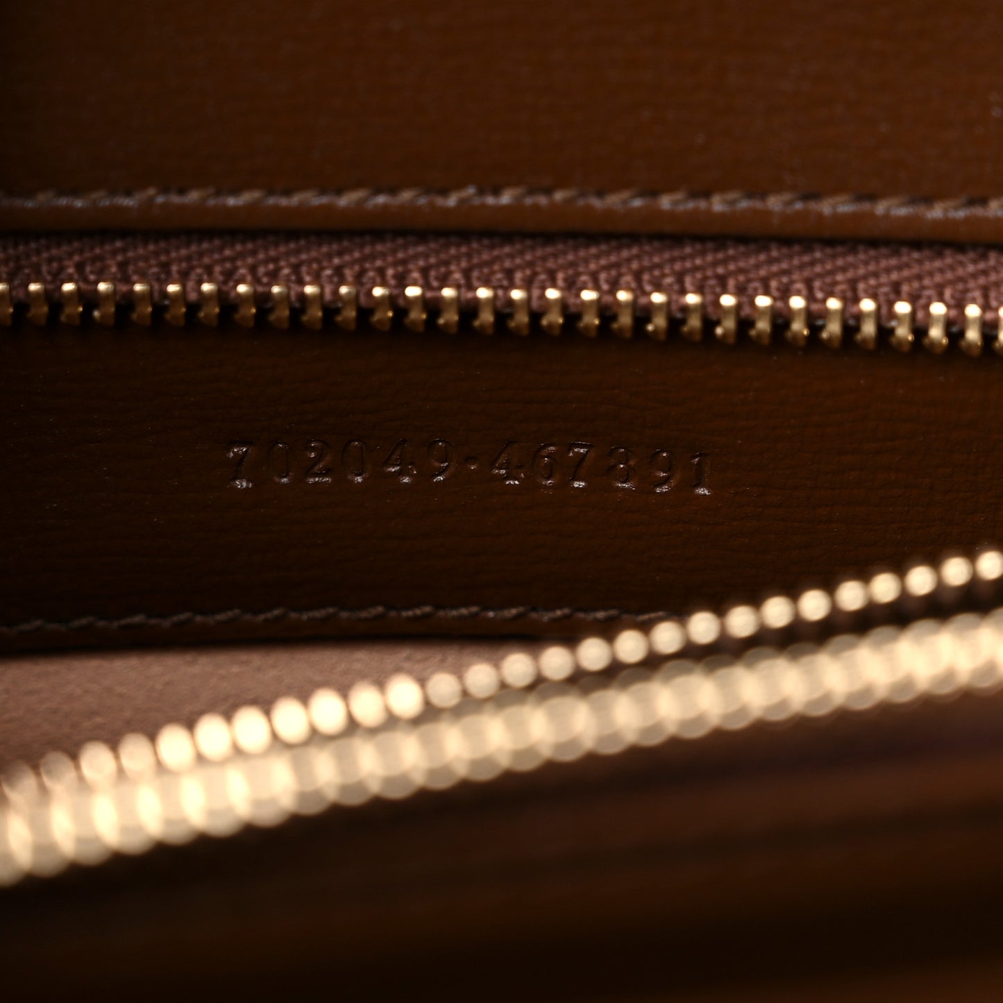 Textured Calfskin Medium Horsebit 1955 Top Handle Bag Brown Sugar
