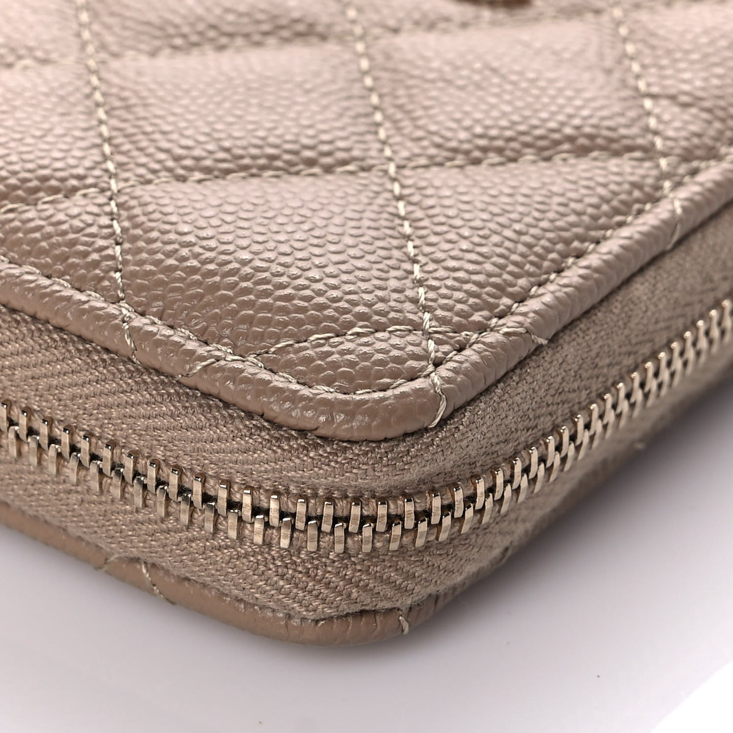 Caviar Quilted Zip Card Holder Beige