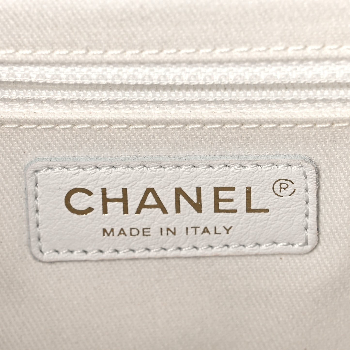 Caviar Quilted Small Business Affinity Flap White