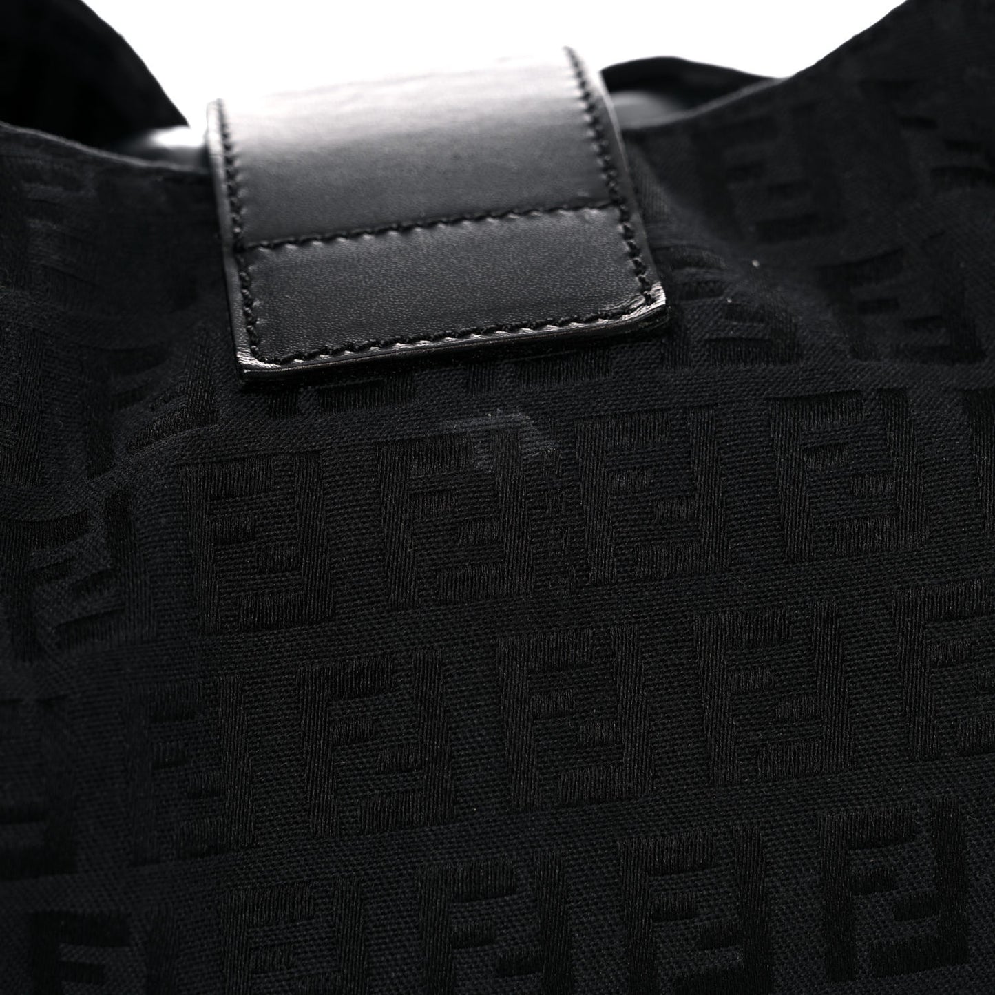 Zucchino Vitello Shoulder Bag Black