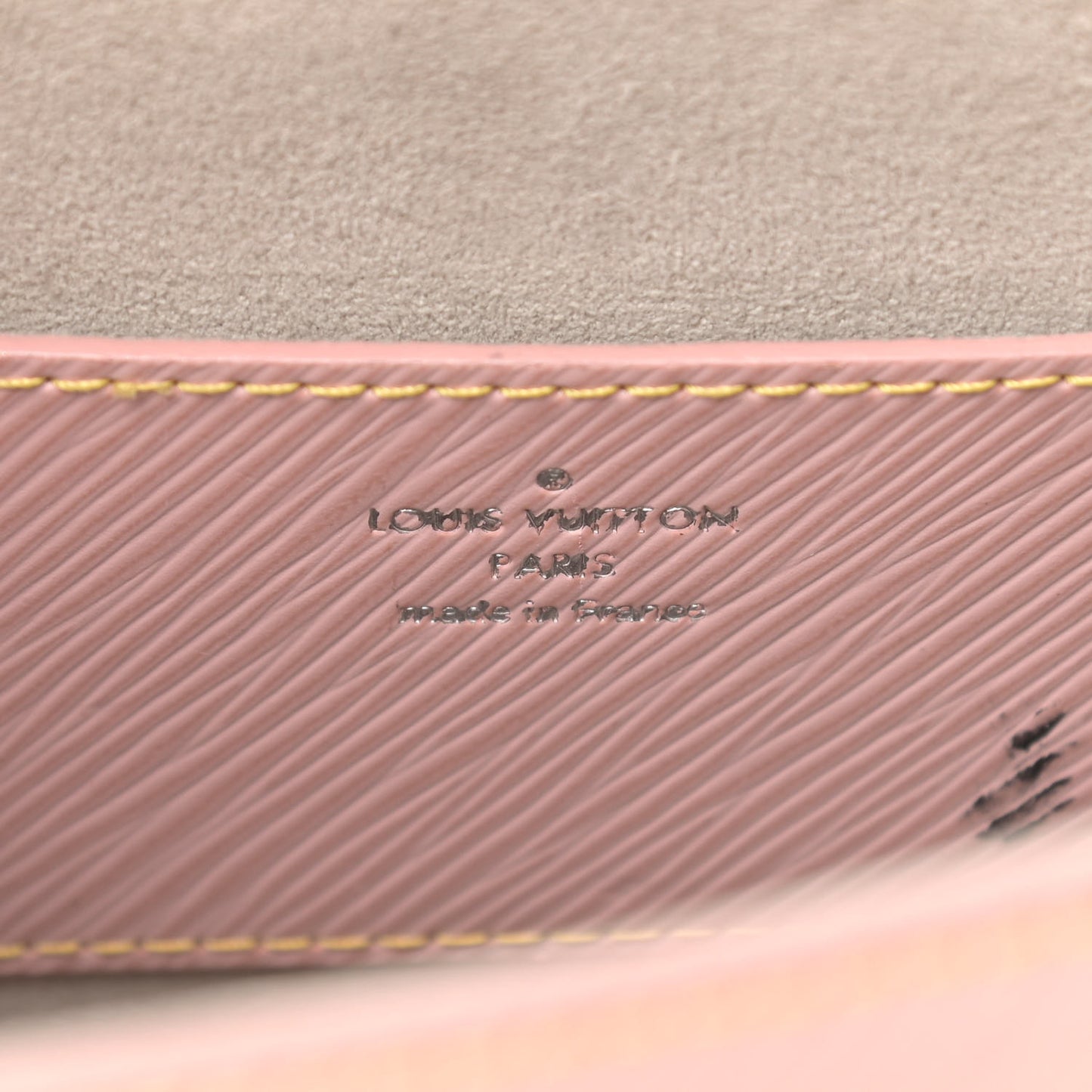 Epi Twist Shoulder Bag MM Rose Ballerine