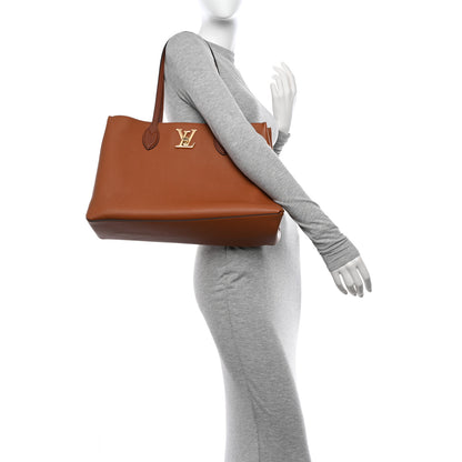 Louis Vuitton Grained Calfskin Lockme Shopper Chataigne 2 of 9