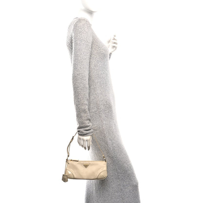 Prada Re-Nylon Spazzolato Re-Edition 2002 Shoulder Bag Deserto 2 of 9