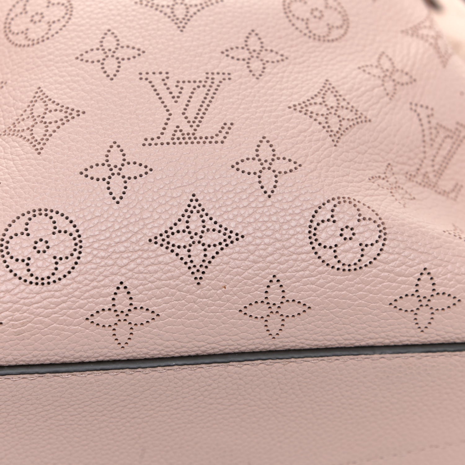 Louis Vuitton Mahina Girolata Magnolia 13 of 14