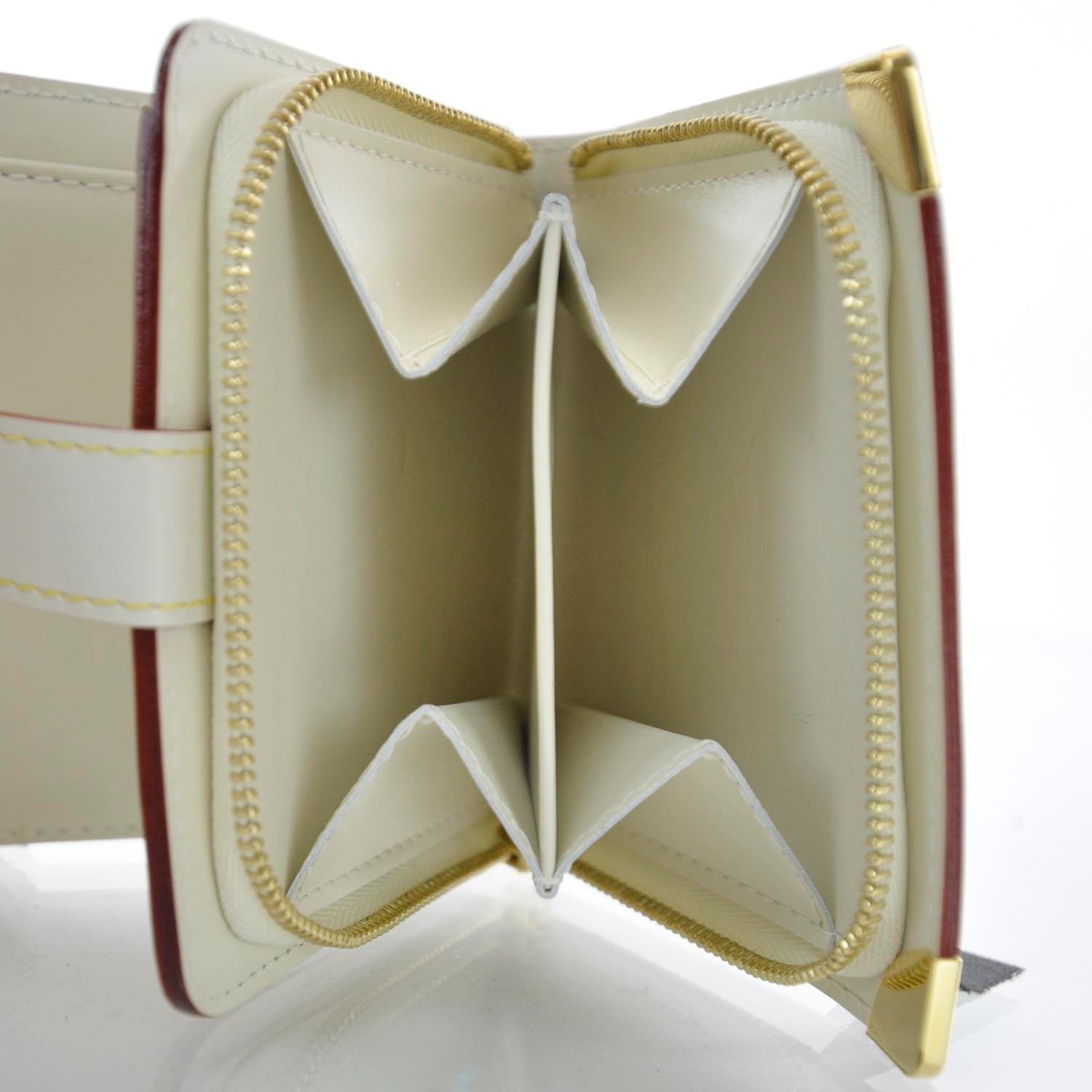 Louis Vuitton Suhali Compact Zipped Wallet White 7 of 9
