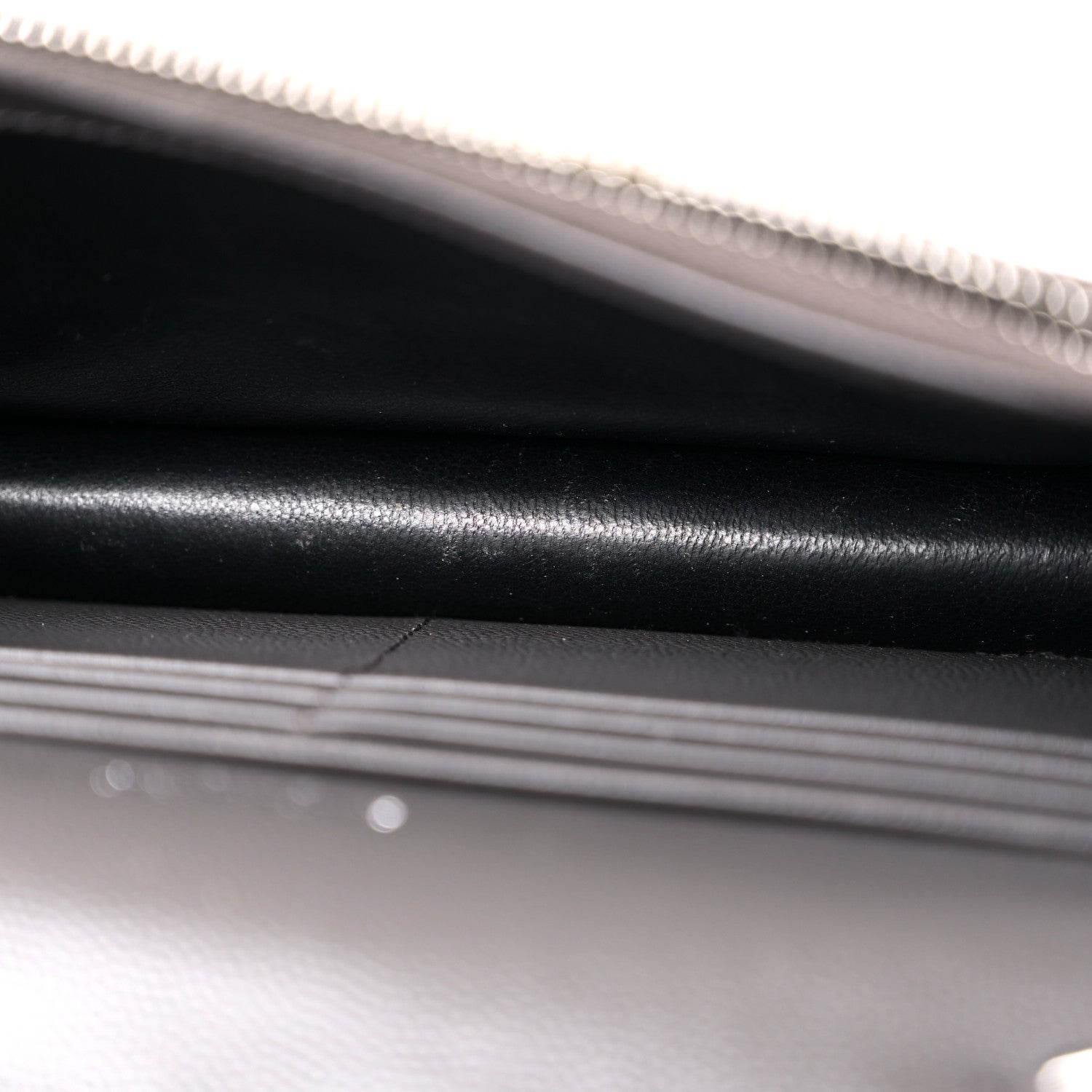 Saint Laurent Grain De Poudre Matelasse Chevron Monogram Envelope Chain Wallet Gray 10 of 13