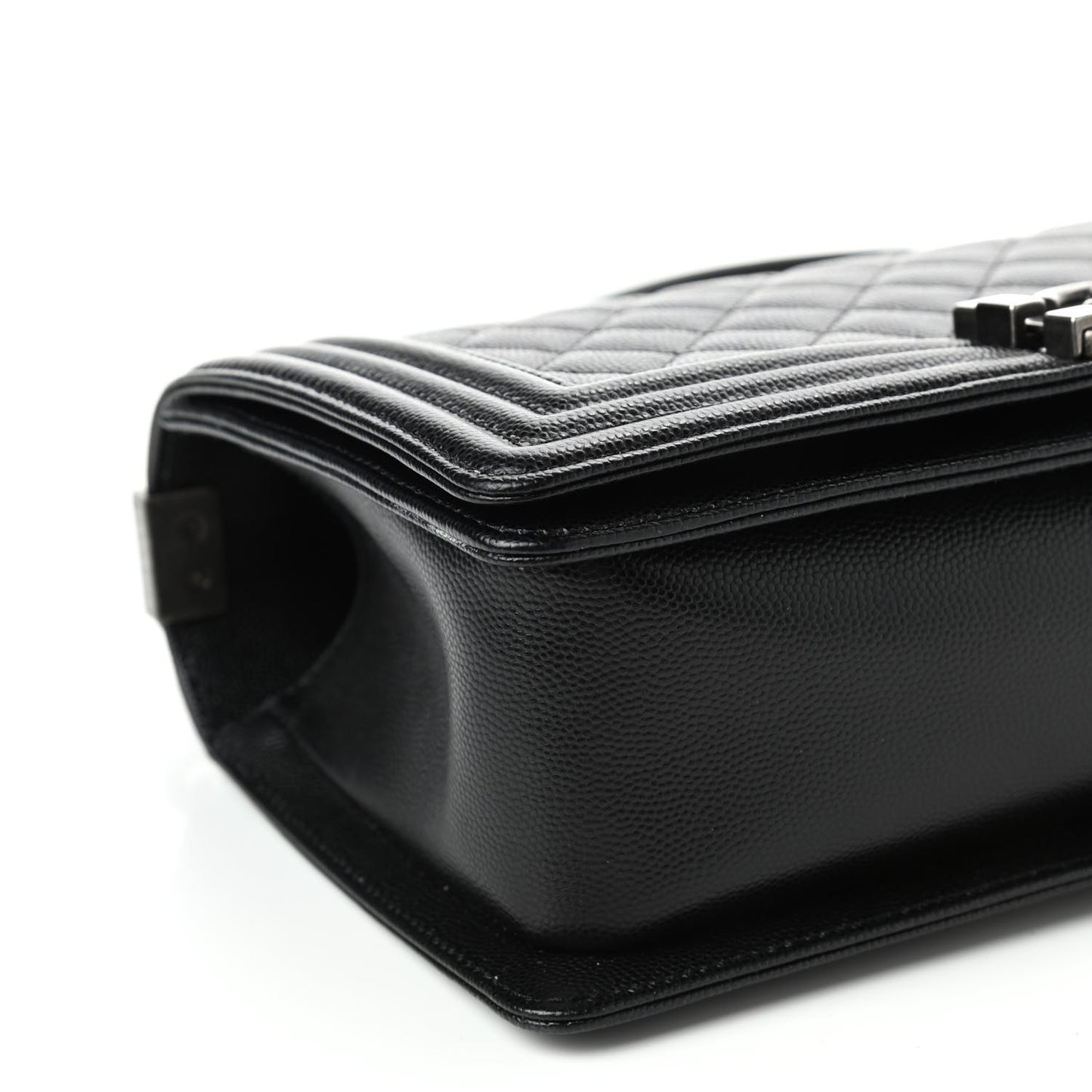 Caviar Quilted Medium Boy Flap Black