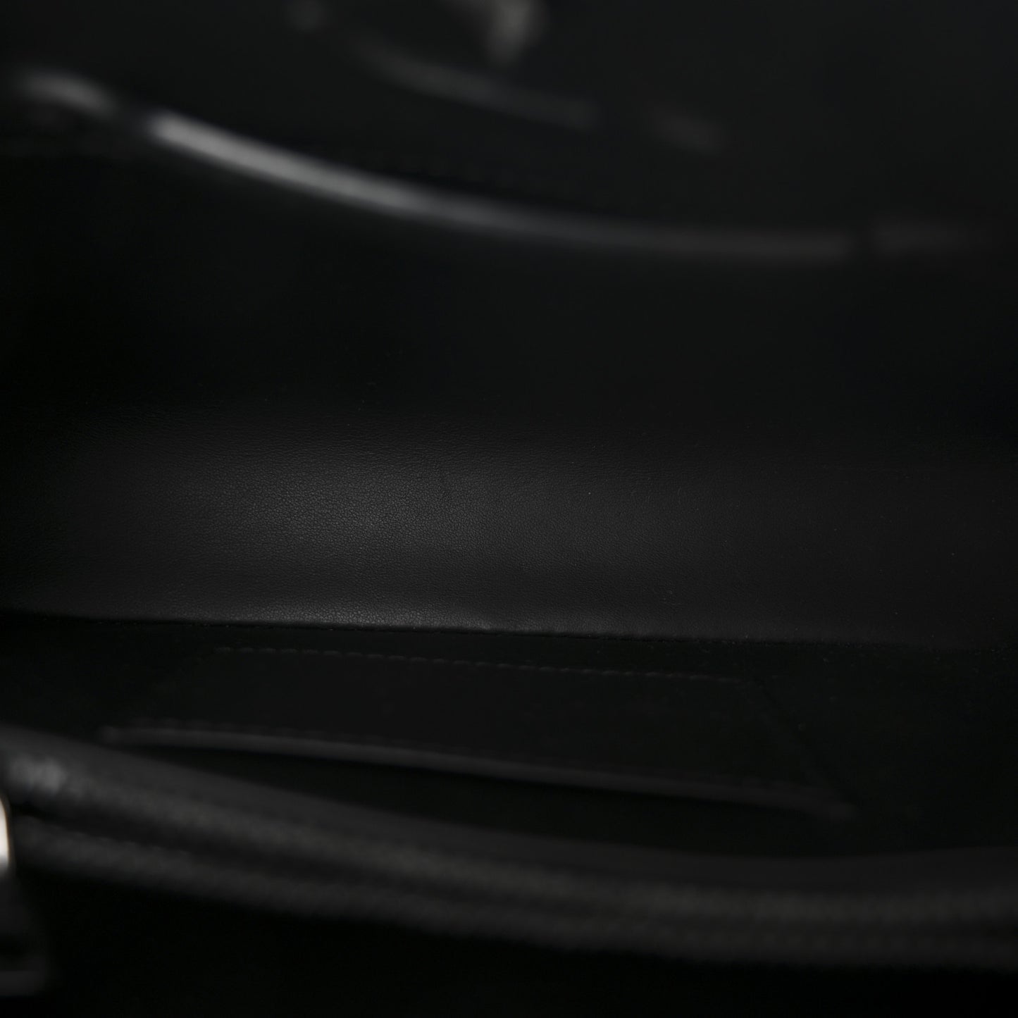 Taurillon Capucines BB Matte Black