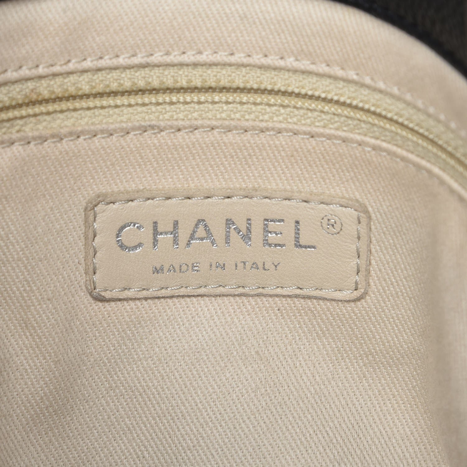 Chanel Grained Calfskin CC Pocket Tote Black 7 of 8