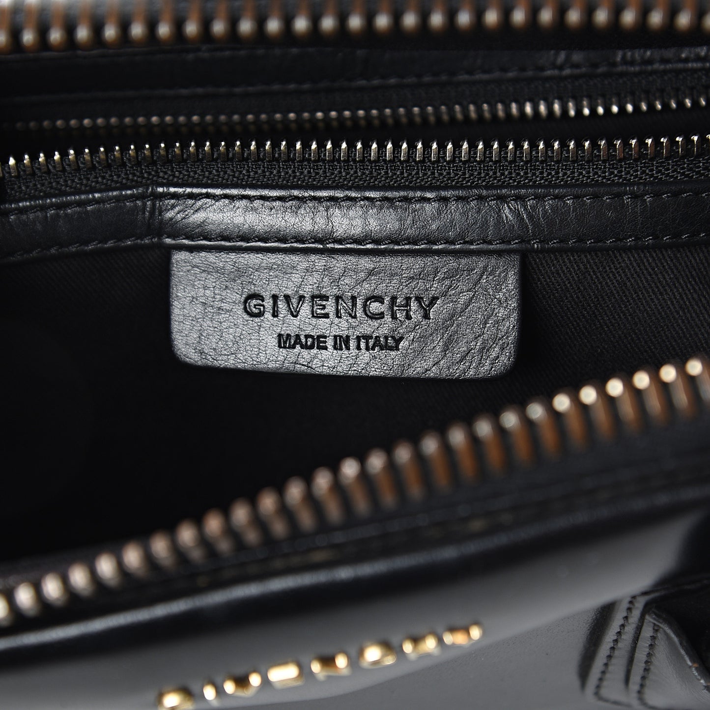 Shiny Lord Calfskin Small Antigona Black