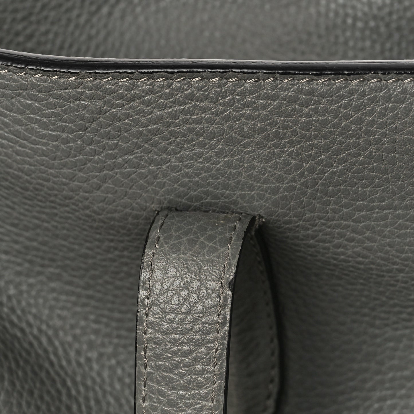 Pebbled Calfskin Large Skull Padlock Zip Around Tote Dark Grey