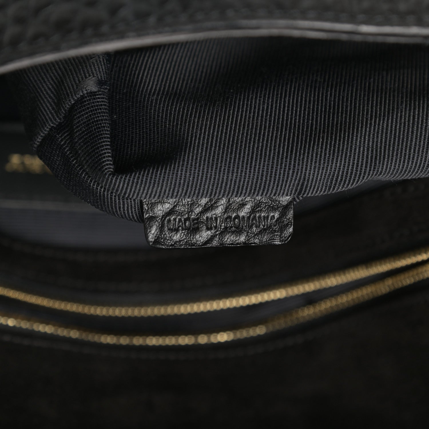 Burberry Signature Grain Large Mildenhall Shoulder Bag Black 7 of 12