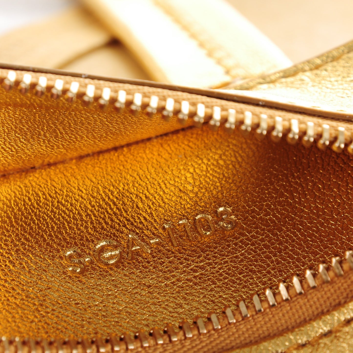 Lambskin Medium Vertical Bi-Cabas Gold