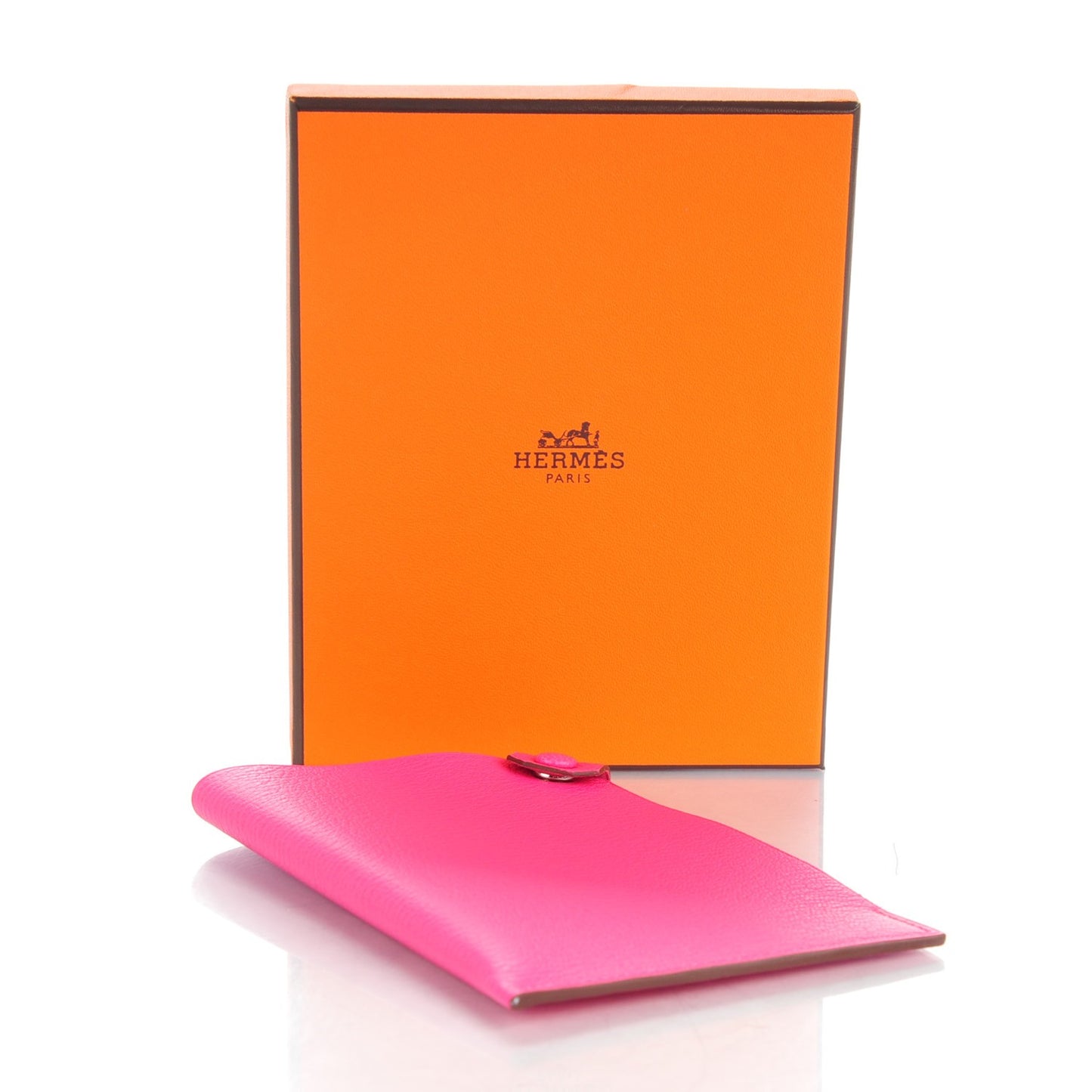 Chevre Mysore Tarmac PM Passport Holder Rose Tyrien