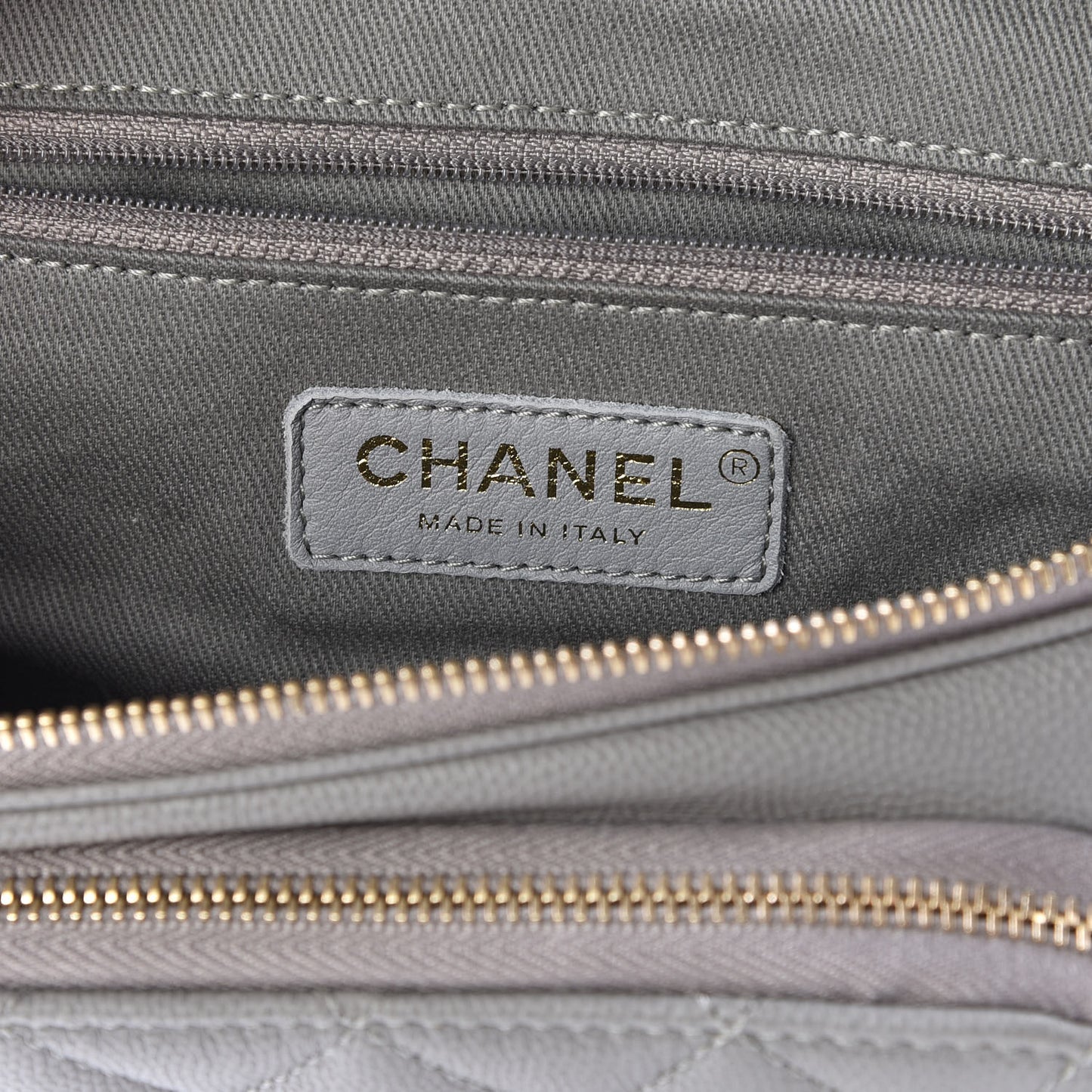 Caviar Quilted Business Affinity Waist Bag Grey