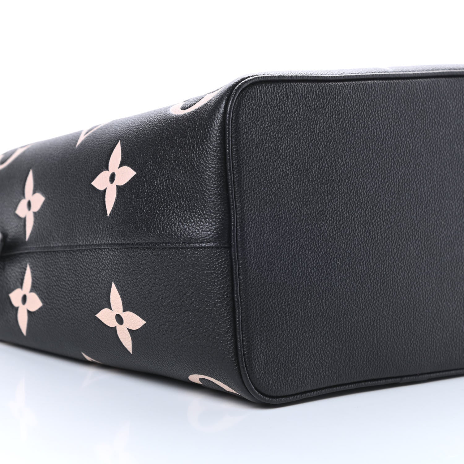 Louis Vuitton Empreinte Monogram Giant Neonoe MM Black Beige 10 of 12