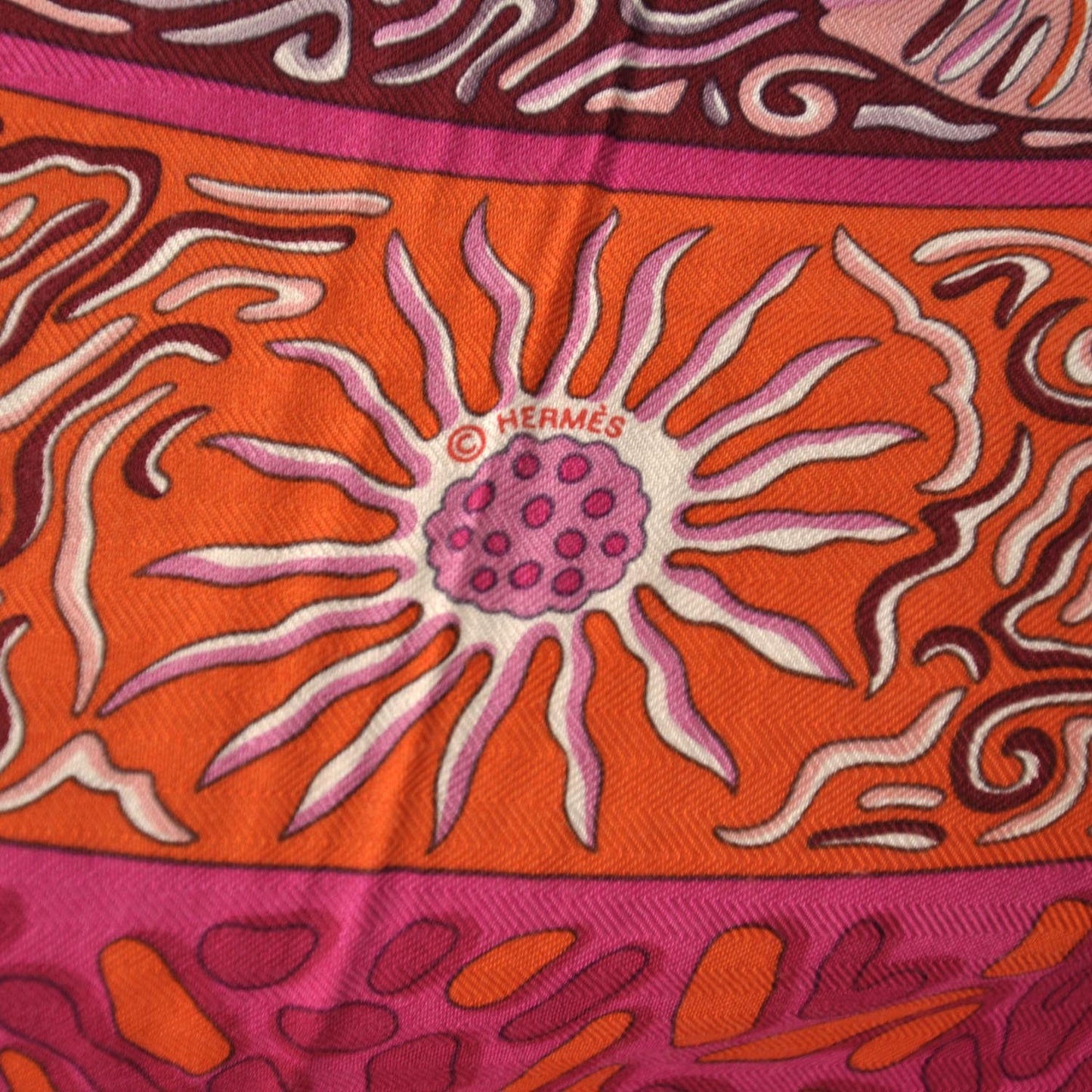 Cashmere Silk La Legende Du Poisson Corail Shawl 140