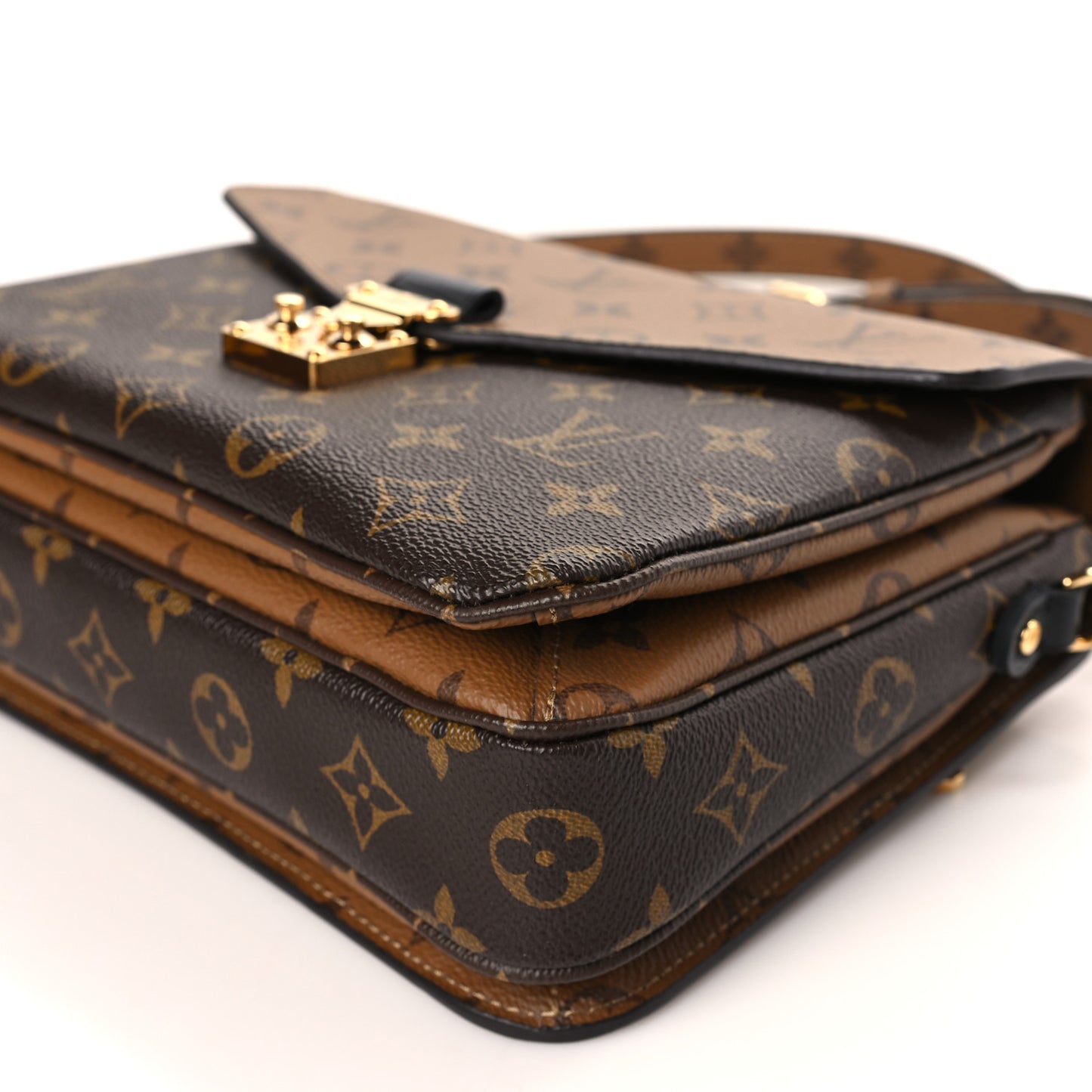 Reverse Monogram Pochette Metis