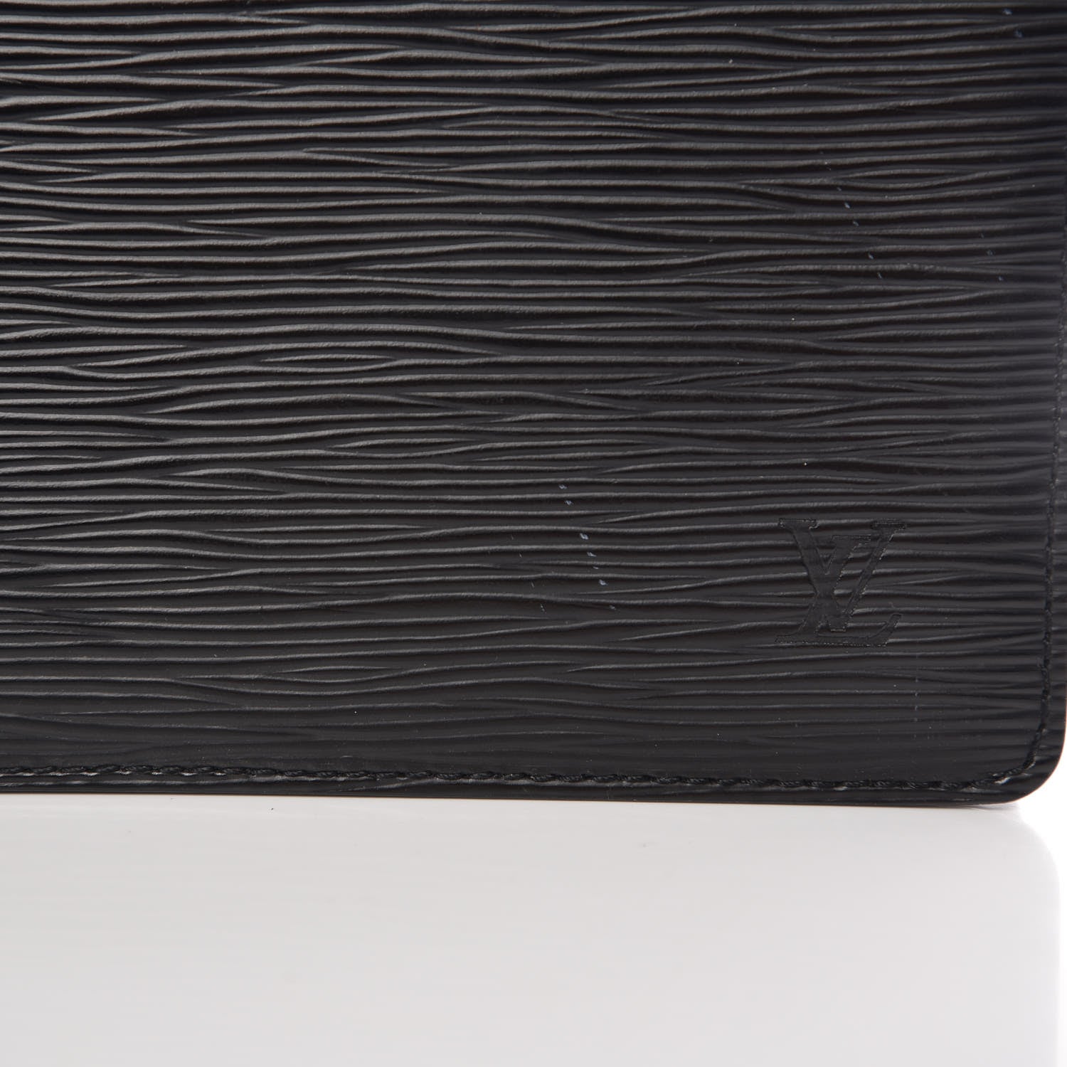 Louis Vuitton Epi Pouchette Homme Black 7 of 12