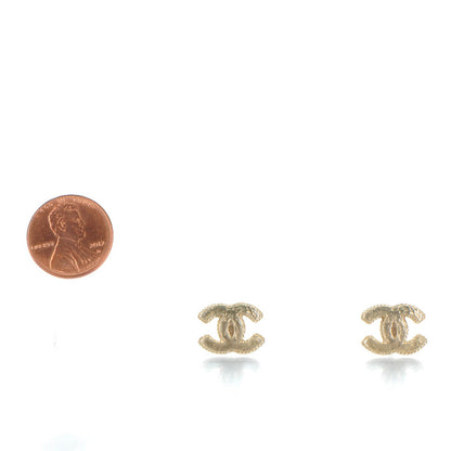 Chanel Hammered CC Earrings Gold 2 of 5