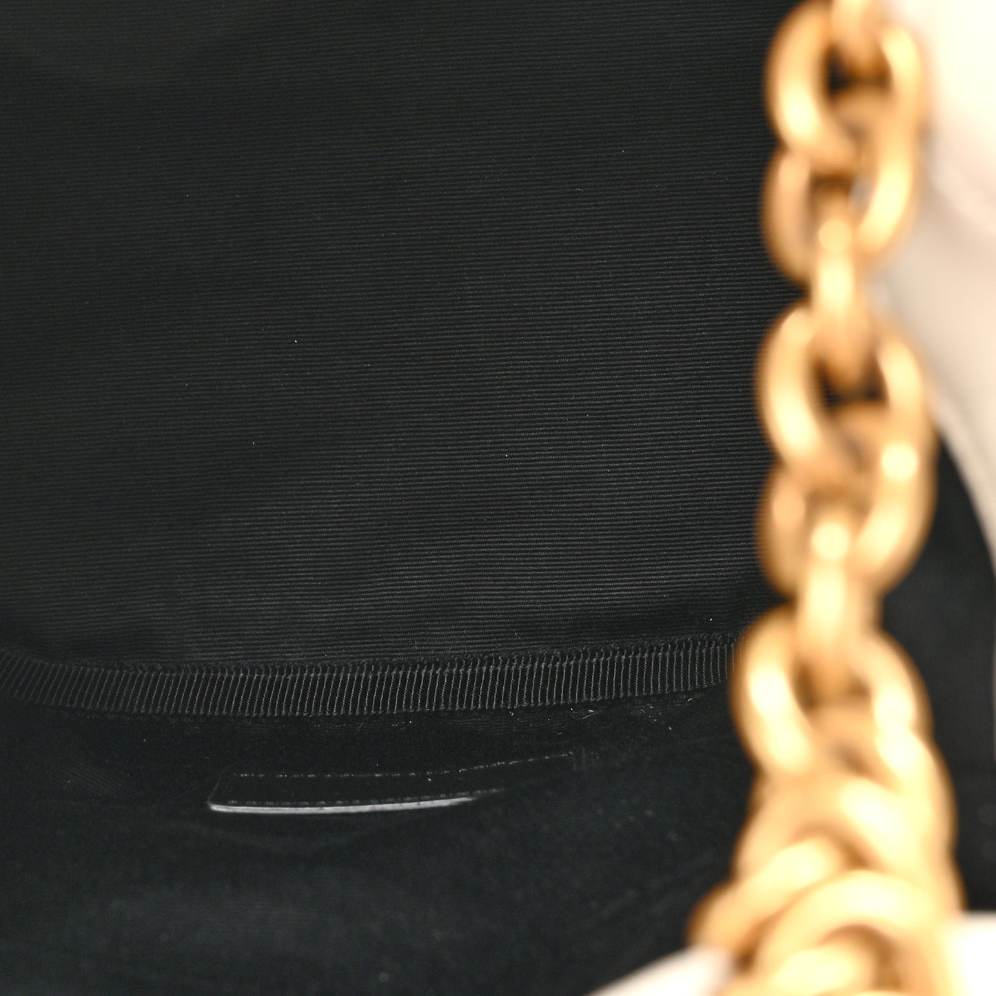 Lambskin Quilted Le Maillon Bucket Bag Crema Soft