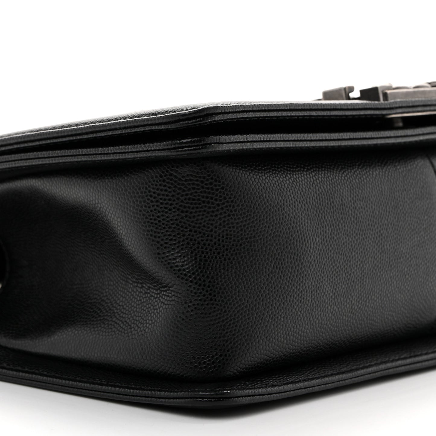 Caviar Quilted Medium Boy Flap Black