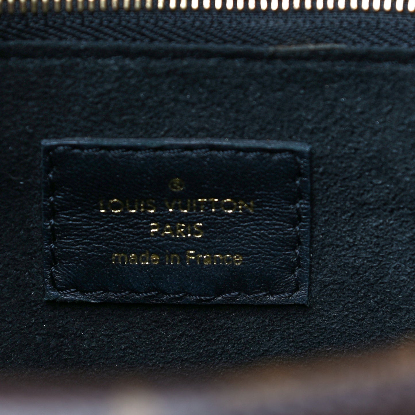 Monogram Double V Black