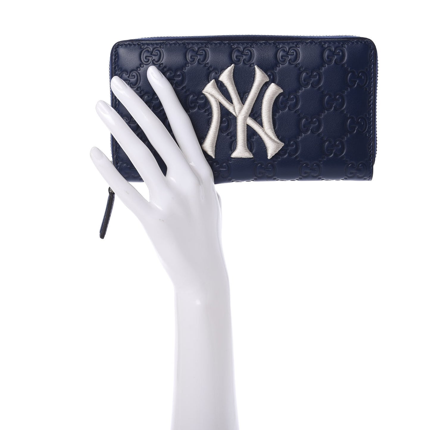 X MLB Guccissima Signature NY Yankees Embroidered Zip Around Wallet Royale Ivory
