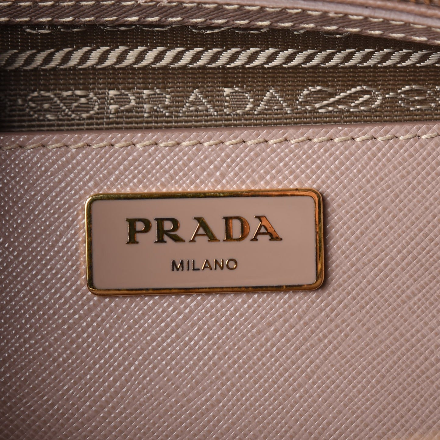 Saffiano Lux Medium Promenade Tote Cammeo