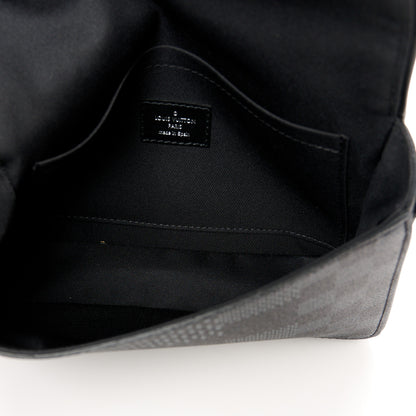 Louis Vuitton Damier Graphite 3D Studio Messenger 5 of 10