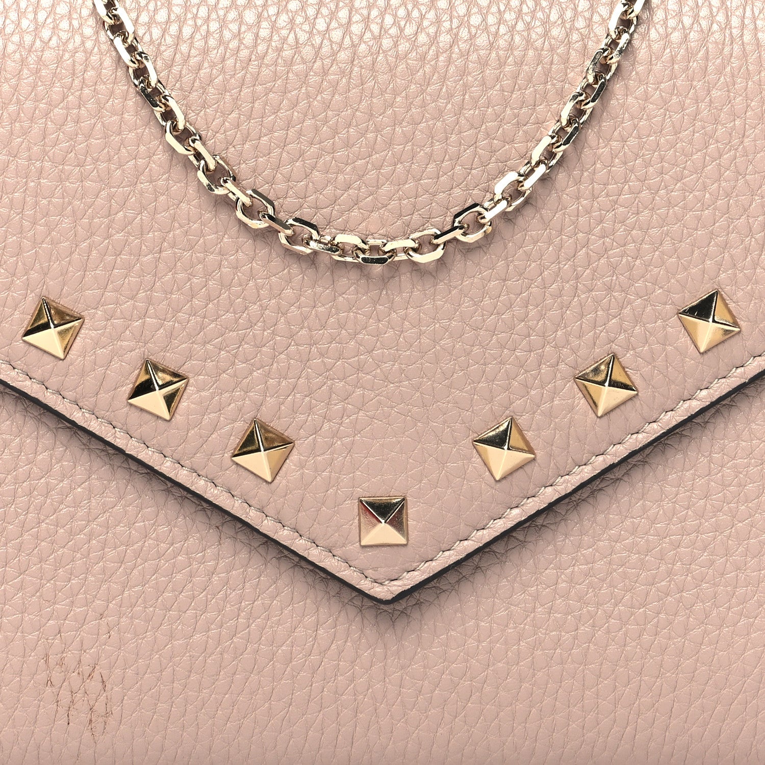 Valentino Garavani Pebbled Calfskin Rockstud Envelope Wallet on Chain Poudre 7 of 12