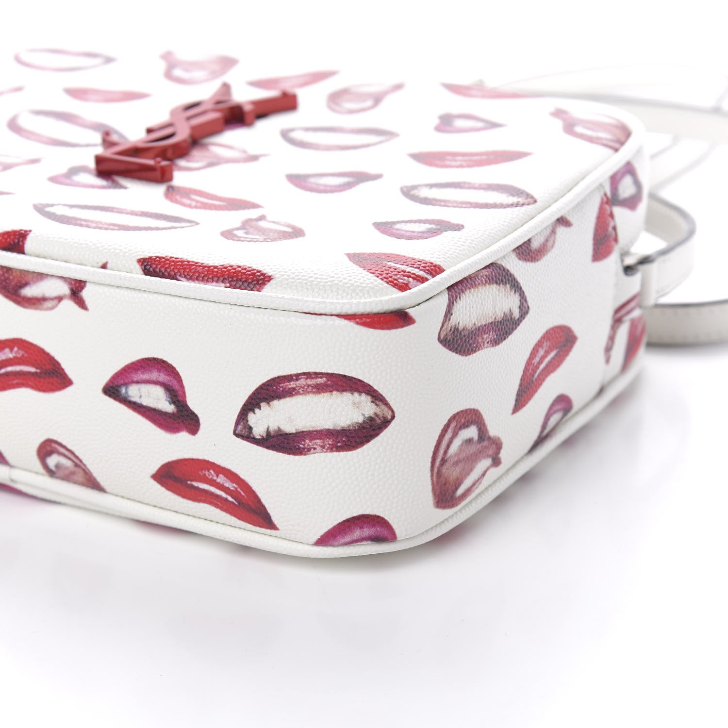 Saint Laurent Grain De Poudre Lips Print Medium Classic Monogram Camera Bag White Red 9 of 10