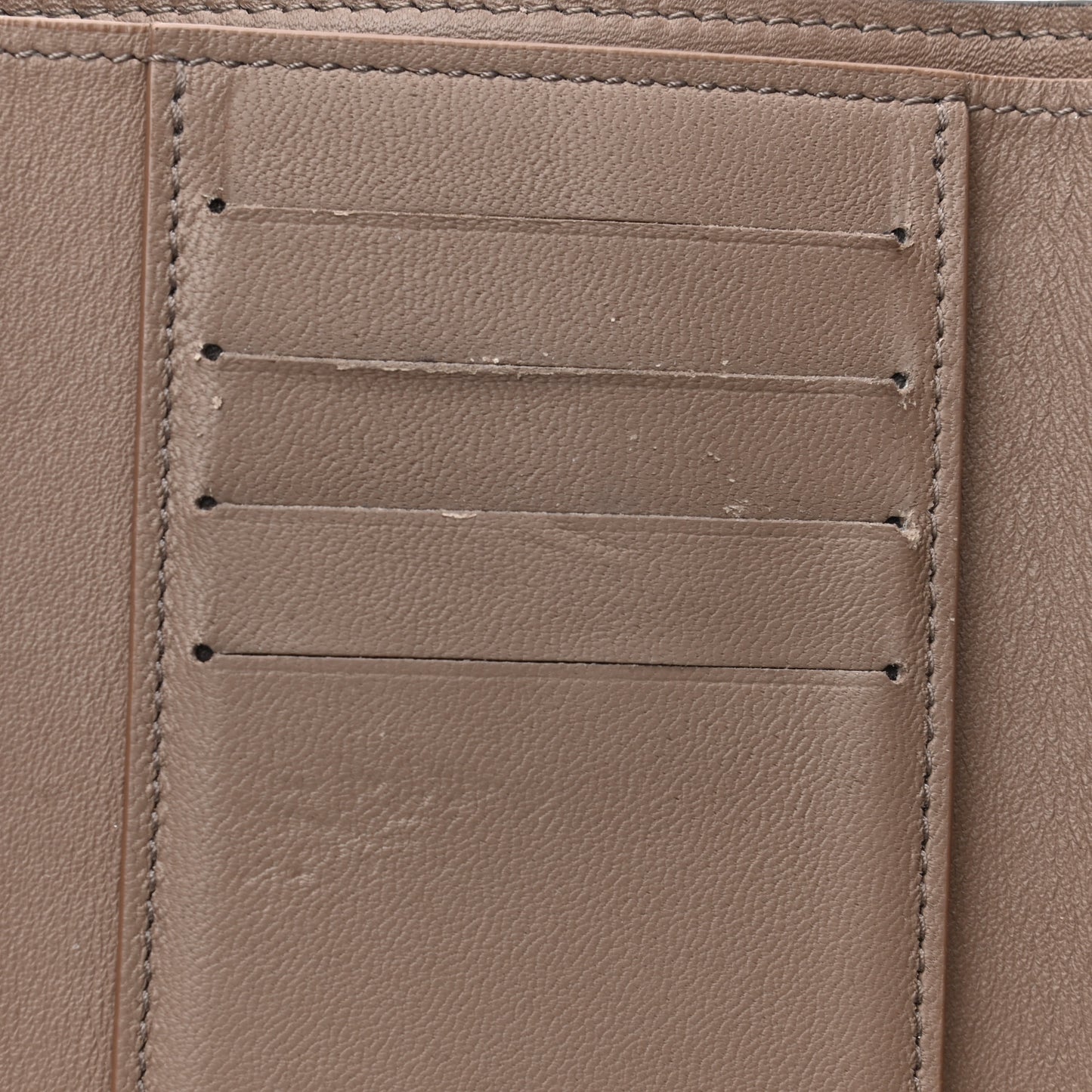 Taurillon Capucines Compact Wallet Magnolia