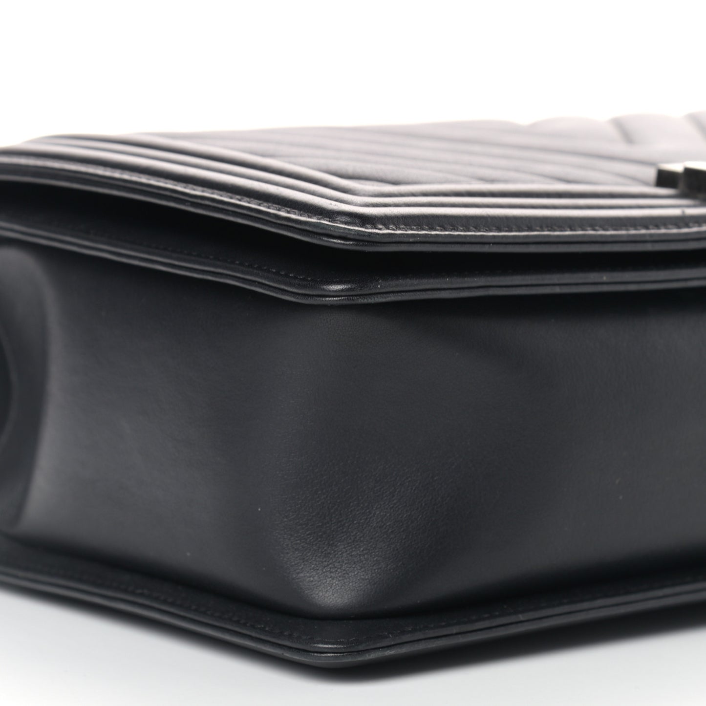 Calfskin Chevron Quilted New Medium Boy Flap Black