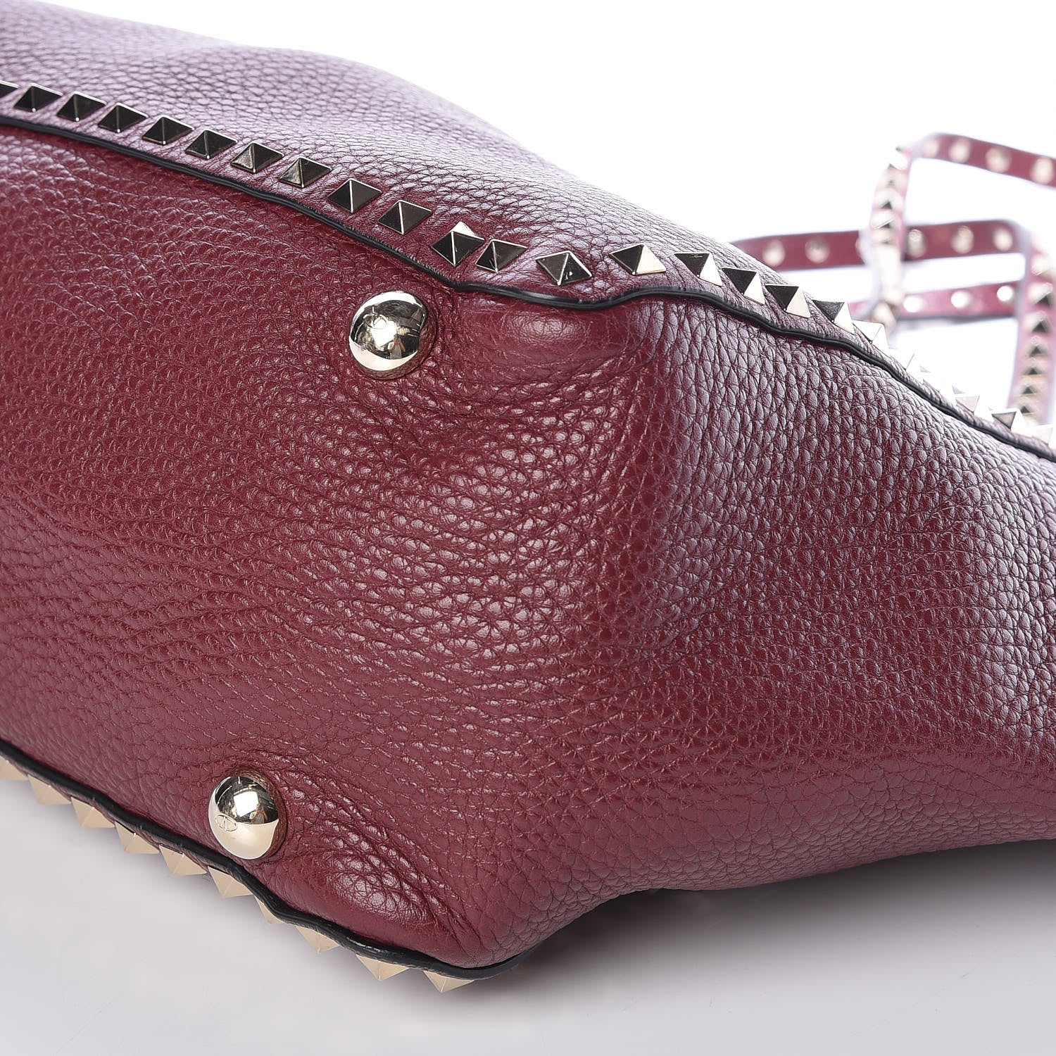 Valentino Garavani Pebbled Calfskin Medium Rockstud Tote Cremisi 10 of 10