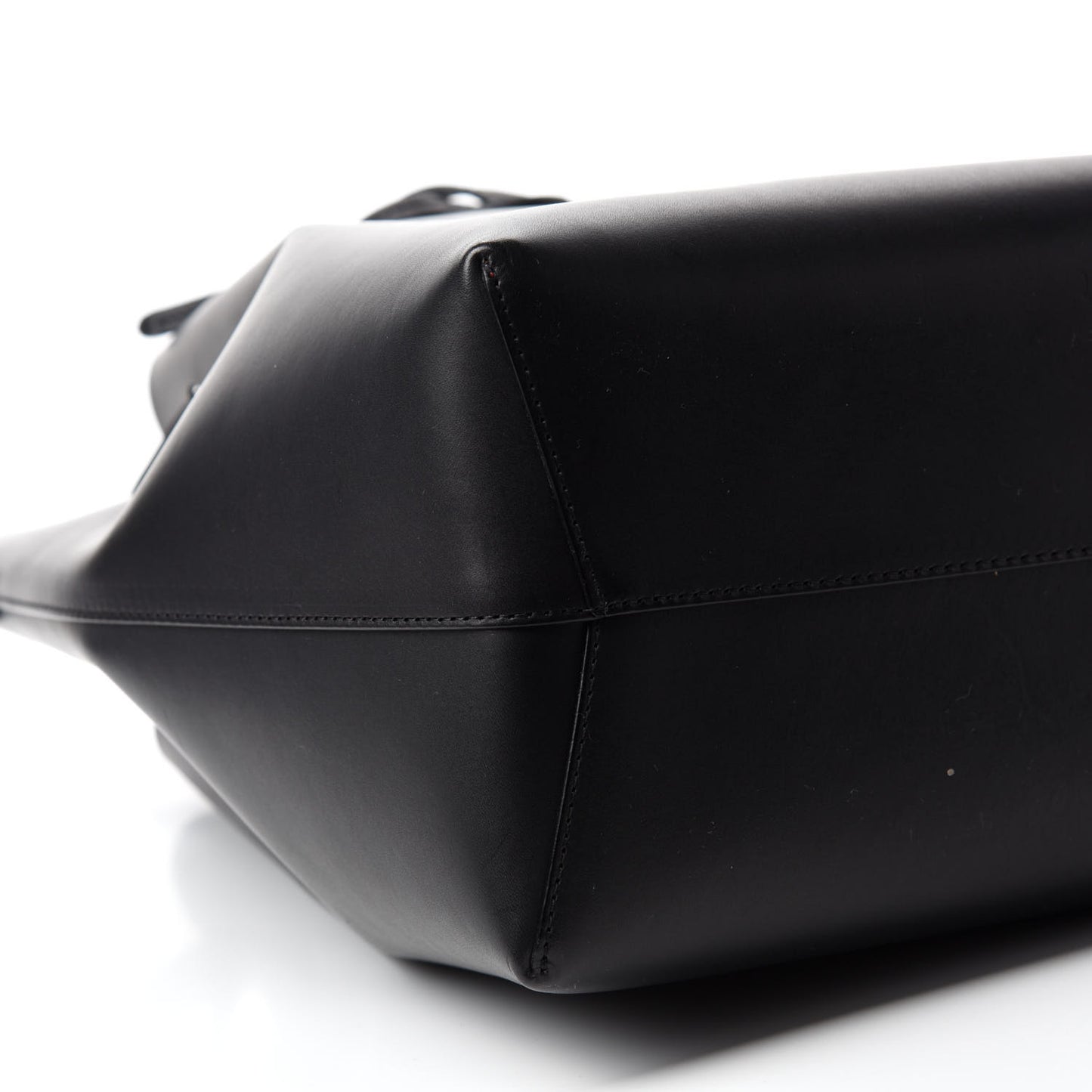 Vegetable Tanned Calfskin Bucket Bag Black Flamma