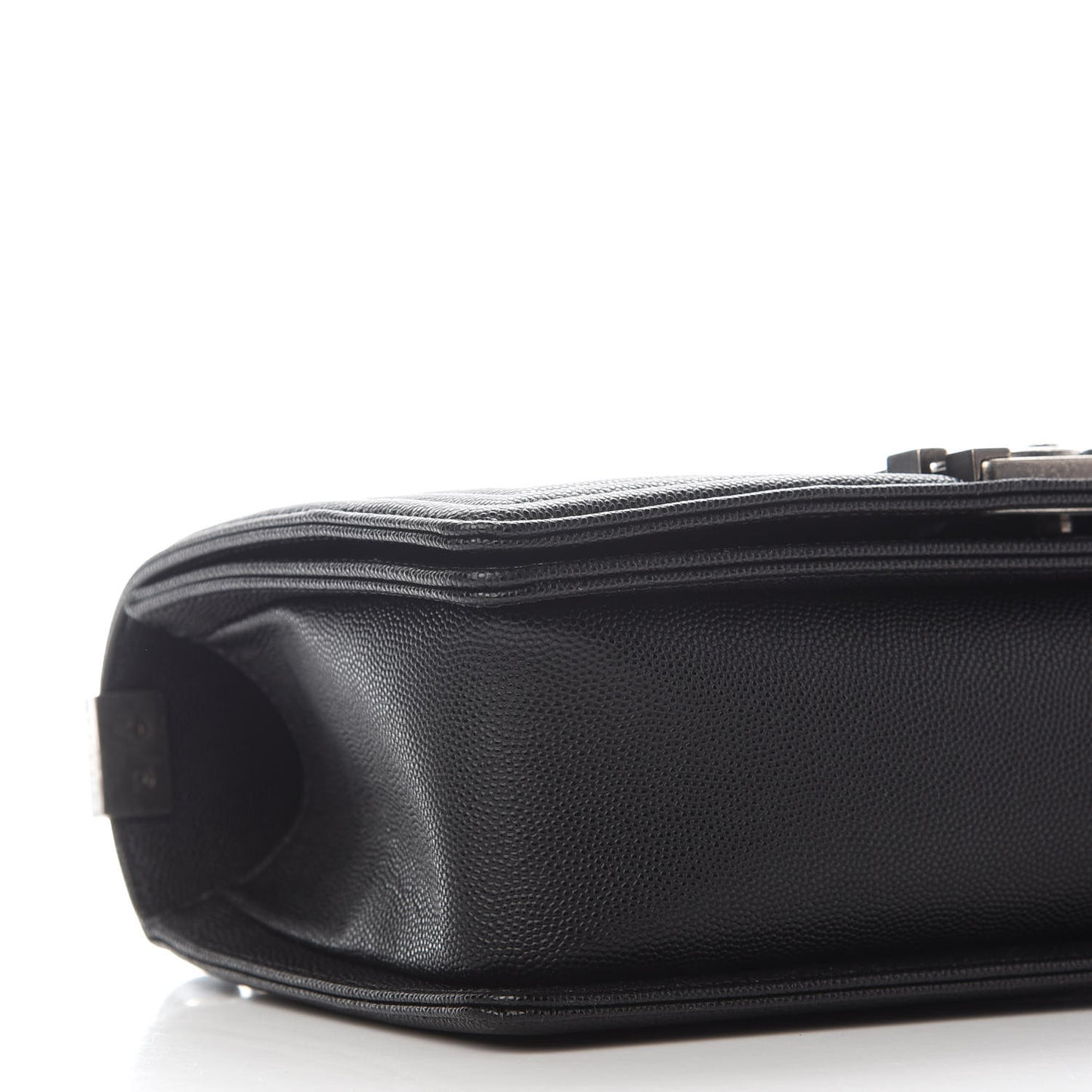 Caviar Quilted Medium Boy Flap Black